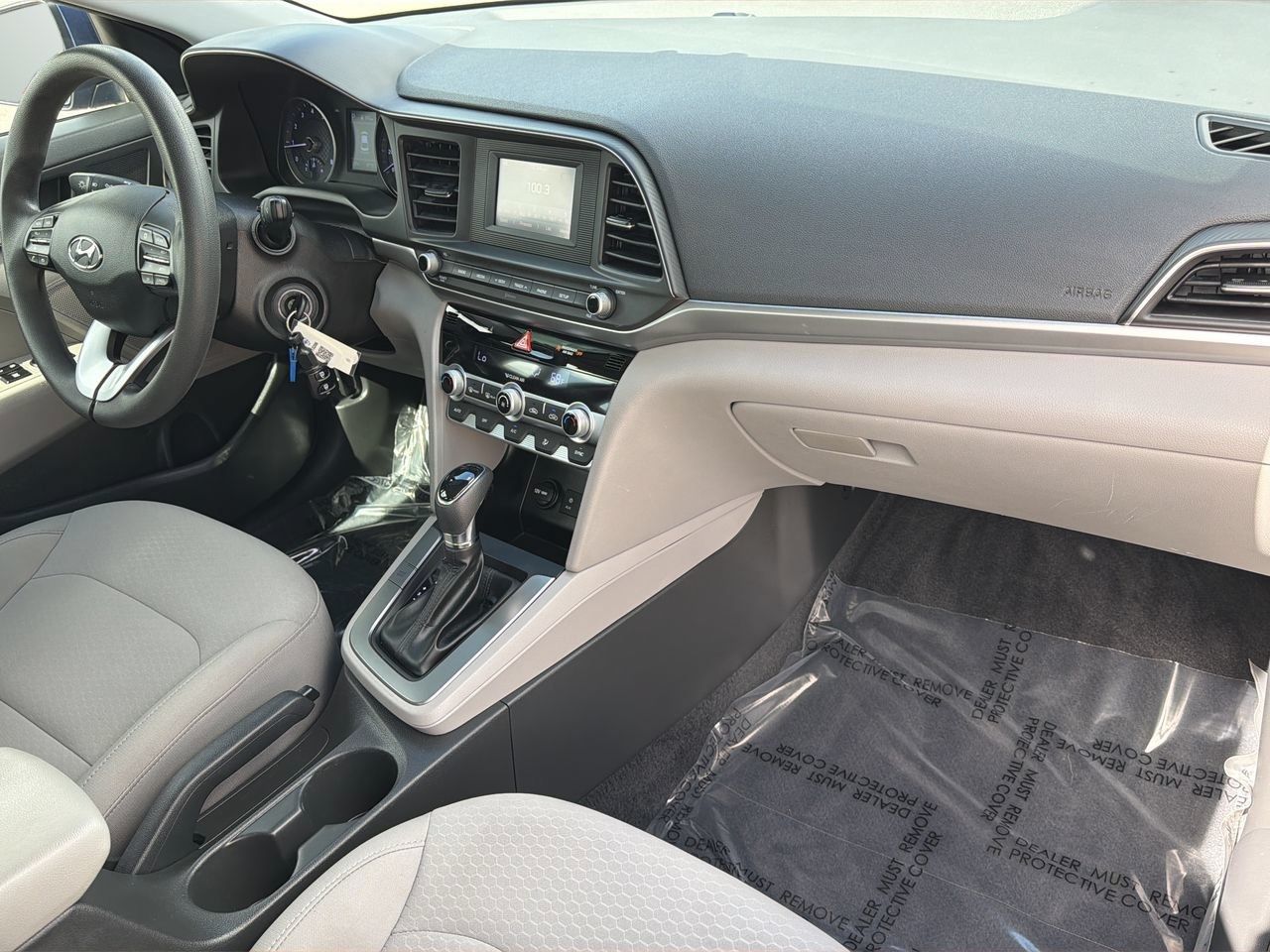 Used 2020 Hyundai Elantra SE FWD image 11
