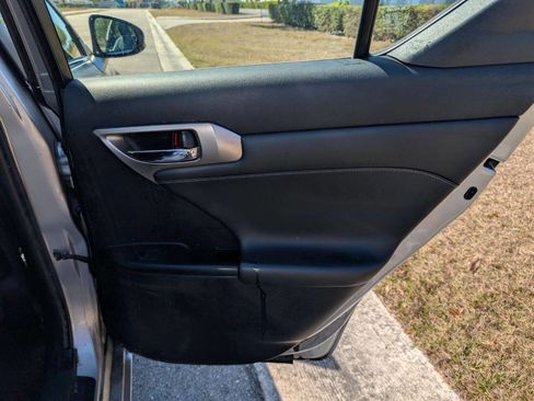 Used 2015 Lexus CT 200h image 12