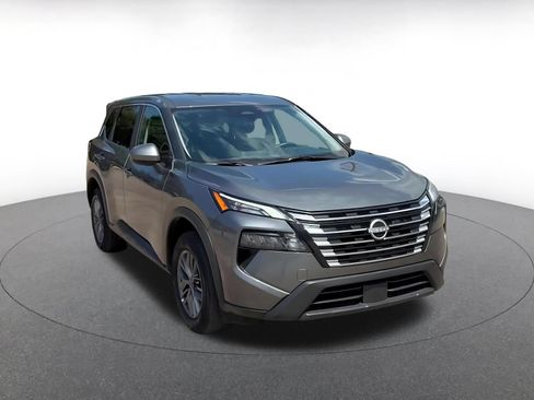 Used 2026 Nissan Rogue SV AWD/4WD image 3