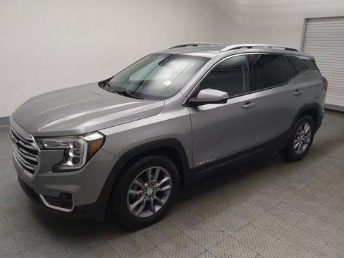 Used 2023 GMC Terrain SLT FWD image 2