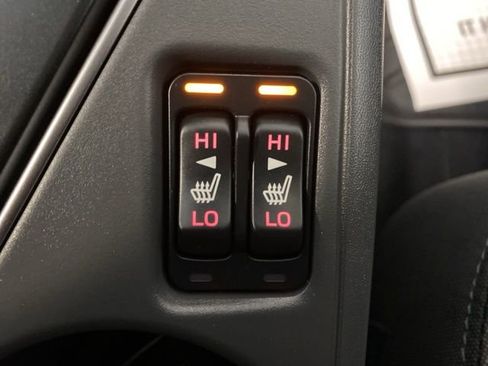 Used 2025 Subaru Crosstrek 2.0i Premium image 18