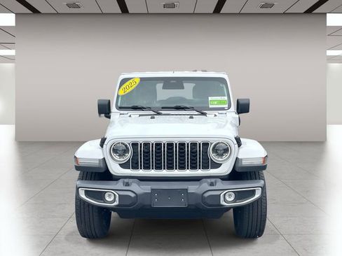 Certified 2025 Jeep Wrangler Unlimited Sahara AWD/4WD image 9