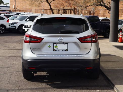 Used 2022 Nissan Rogue Sport SV image 11