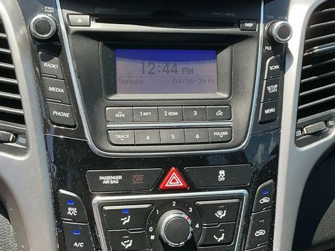 Used 2013 Hyundai Elantra GT FWD image 4