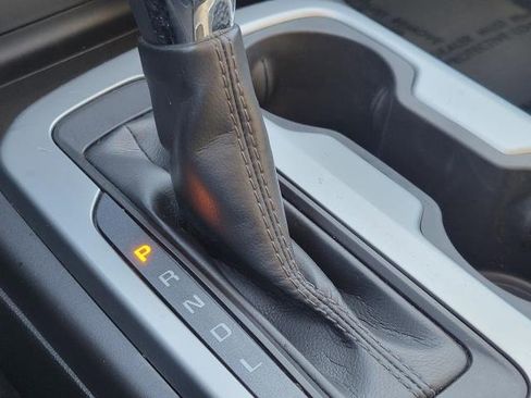 Used 2022 Chevrolet Colorado LT w/ Luxury Package image 32