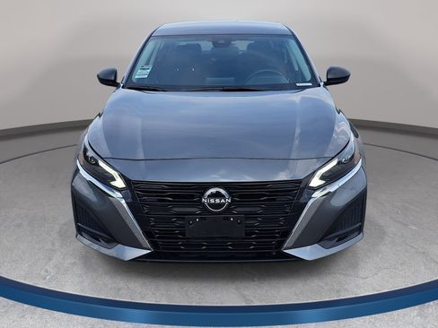 Used 2025 Nissan Altima 2.5 SV AWD/4WD image 2