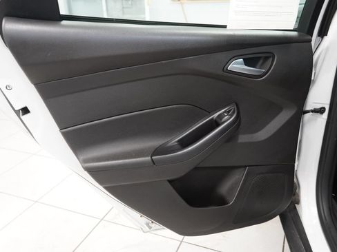 Used 2016 Ford Focus SE FWD image 24