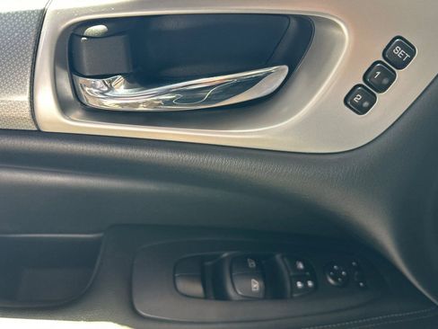 Used 2018 Nissan Pathfinder SL w/ Cargo Package FWD image 11