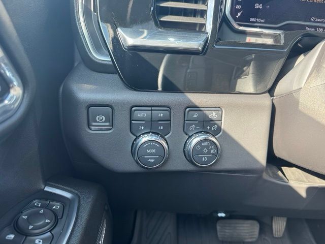 Used 2024 GMC Sierra 1500 SLT AWD/4WD image 13
