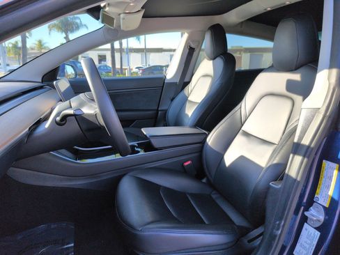 Used 2020 Tesla Model 3 Long Range image 16