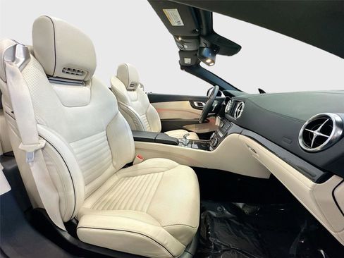 Used 2017 Mercedes-Benz SL 550 image 37