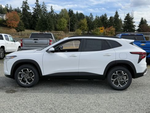 New 2026 Chevrolet Trax LT w/ Driver Confidence Package image 2