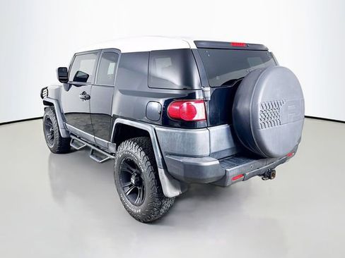 Used 2008 Toyota FJ Cruiser 2WD image 10