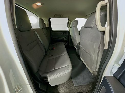 Used 2025 Nissan Frontier S image 25