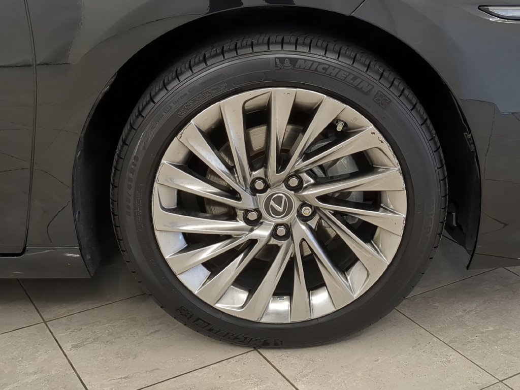 Used 2023 Lexus ES 350 Ultra Luxury w/ Accessory Package (Z2) FWD image 12