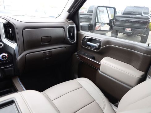Used 2021 GMC Sierra 3500 SLT w/ SLT Convenience Package image 20