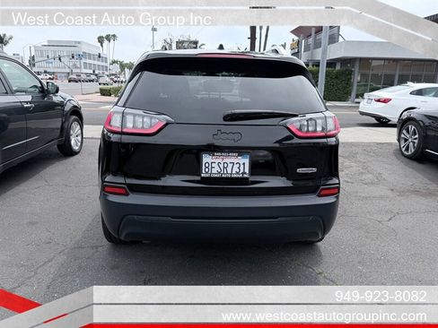 Used 2019 Jeep Cherokee Latitude w/ Popular Appearance Group image 18