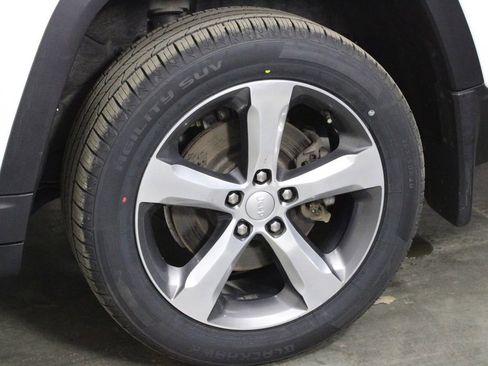 Used 2021 Jeep Grand Cherokee L Limited w/ Luxury Tech Group II image 46