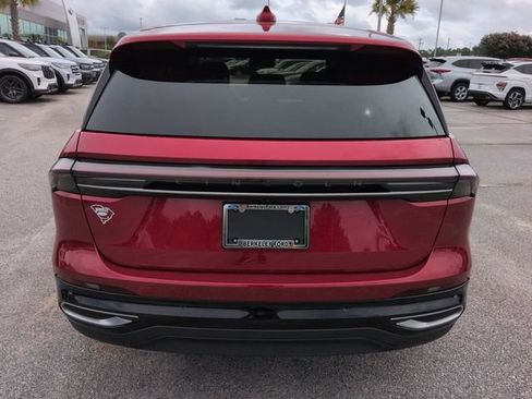 Used 2024 Lincoln Nautilus Premier AWD/4WD image 5