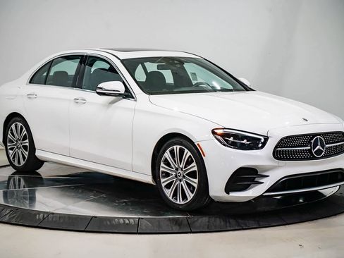 Used 2022 Mercedes-Benz E 350 Sedan image 5