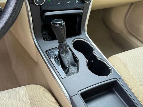 Used 2016 Toyota Camry LE FWD image 20