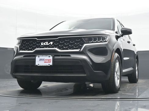 Used 2023 Kia Sorento LX image 15