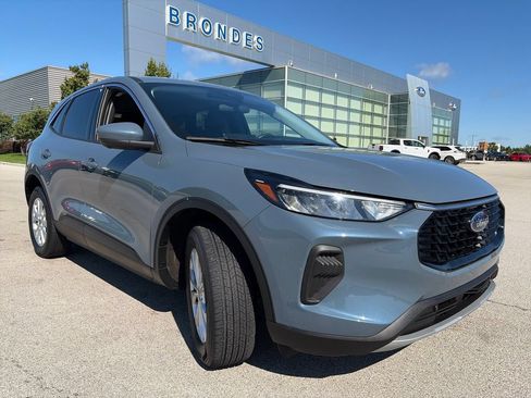 Used 2023 Ford Escape Active w/ Tech Pack #2 AWD/4WD image 1