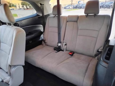 Used 2019 Honda Pilot LX image 30