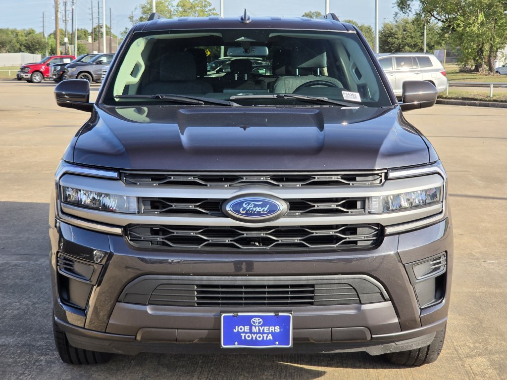 Used 2024 Ford Expedition XLT RWD image 3