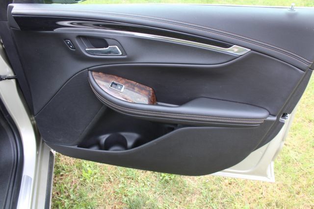 Used 2015 Chevrolet Impala LT w/ Convenience Package FWD image 21