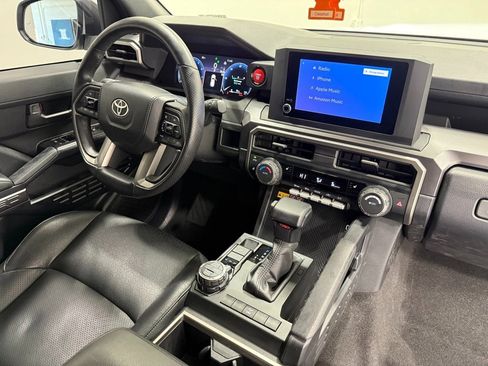 Used 2025 Toyota 4Runner TRD Off-Road image 28