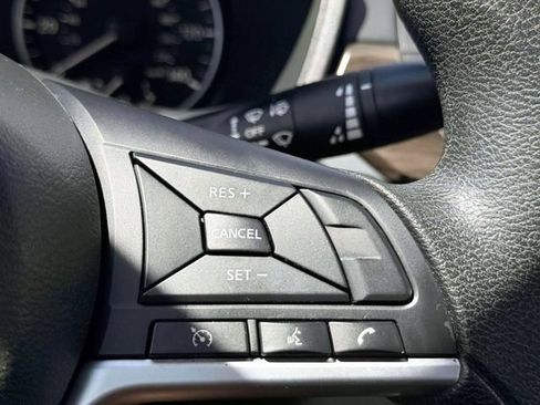 Used 2024 Nissan Altima 2.5 SV FWD image 24