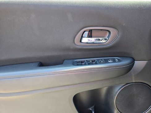 Used 2018 Honda HR-V LX image 16