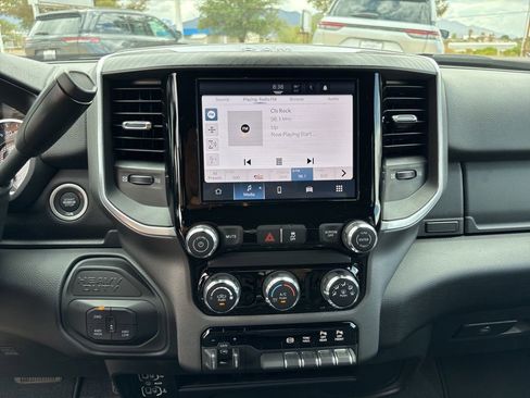 New 2025 RAM 2500 Big Horn AWD/4WD image 32