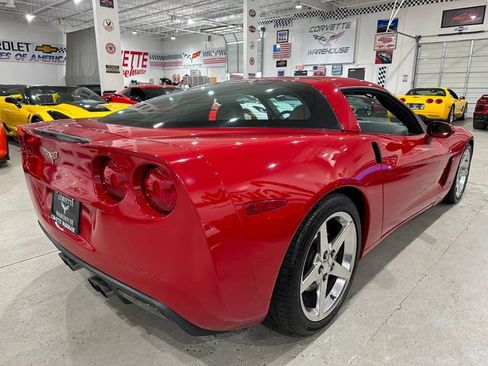 Used 2005 Chevrolet Corvette Coupe w/ Preferred Equipment Group RWD image 18