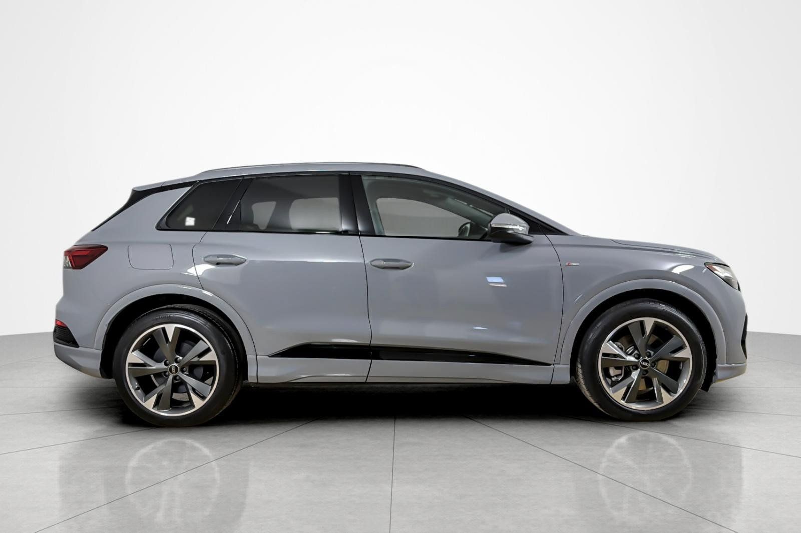 Used 2024 Audi Q4 e-tron Premium w/ Convenience Package AWD/4WD image 6