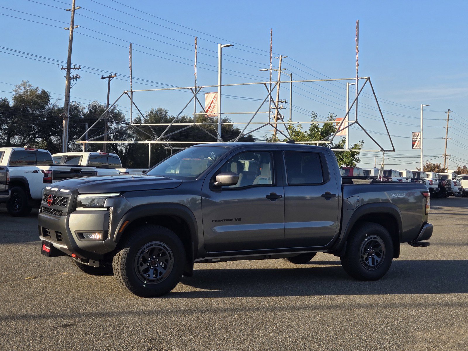 New 2027 Nissan Frontier PRO-4X w/ Tow Package AWD/4WD image 4