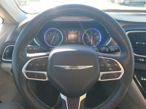 Used 2023 Chrysler Voyager LX image 14