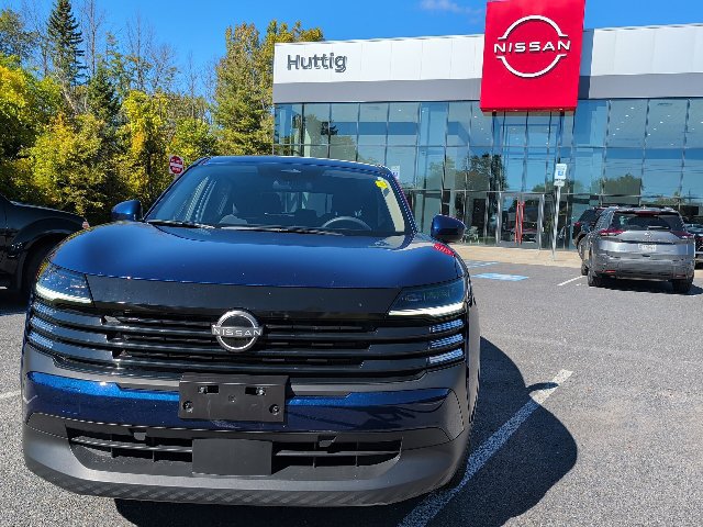 Used 2025 Nissan Kicks SV w/ Illumination Package FWD image 9