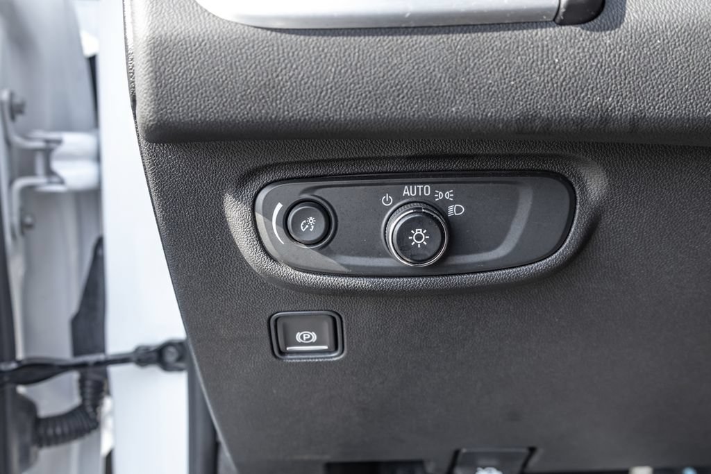 Used 2023 GMC Terrain SLE w/ Driver Convenience Package FWD image 26