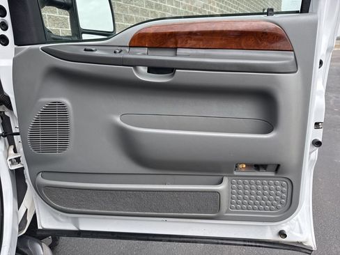 Used 2002 Ford F350 Lariat image 35