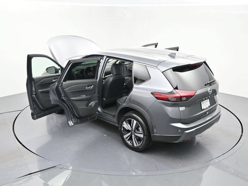 Used 2026 Nissan Rogue SL FWD image 23