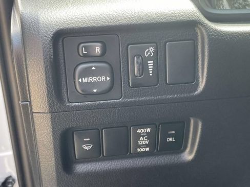 Used 2018 Toyota 4Runner SR5 Premium AWD/4WD image 17