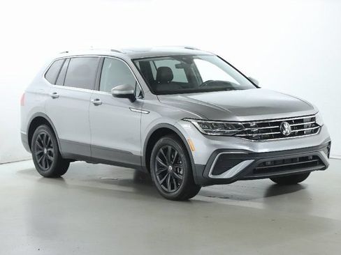 Certified 2024 Volkswagen Tiguan SE AWD/4WD image 9