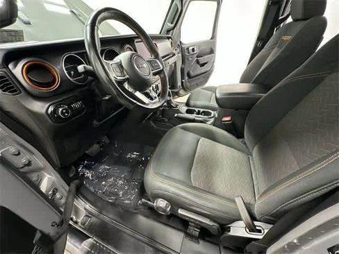 Used 2021 Jeep Gladiator Mojave image 16