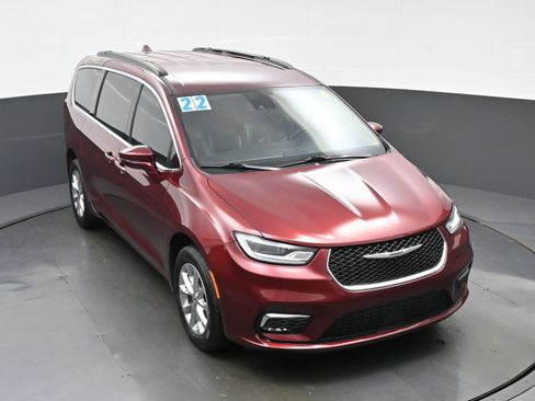 Used 2022 Chrysler Pacifica Touring-L AWD/4WD image 42