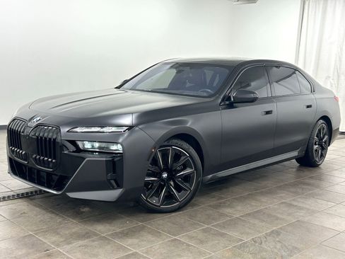 Used 2023 BMW 760i xDrive AWD/4WD image 1