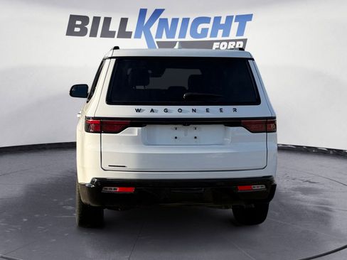 Used 2023 Jeep Wagoneer Series II image 3