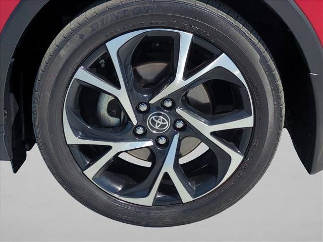 Used 2021 Toyota C-HR XLE FWD image 22