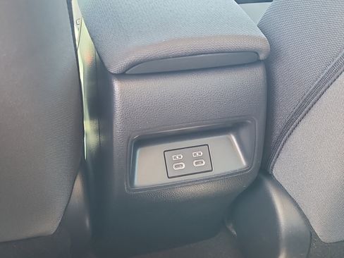 Used 2025 Toyota Corolla LE FWD image 12